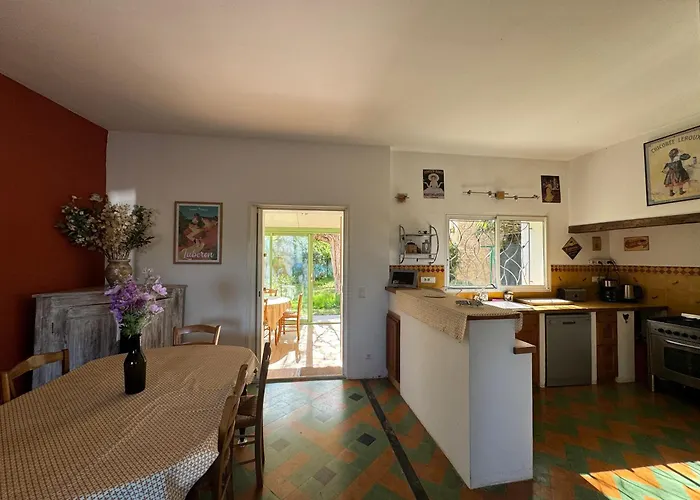 Maison de charme en Luberon, jardin clos