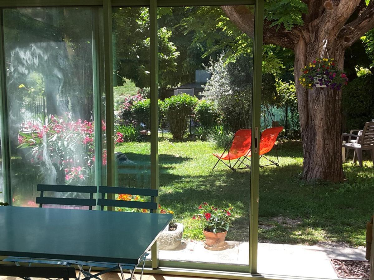 Maison De Charme En Luberon, Jardin Clos Hébergement de vacances *